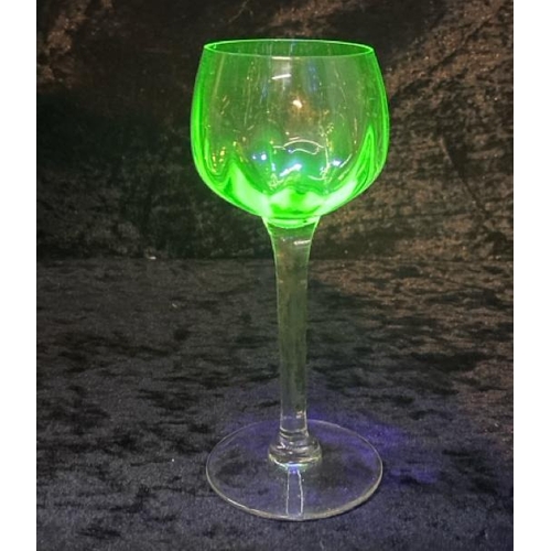 422 - Vintage collection of stem and tumbler glasses, plus an elegant uranium green glass.