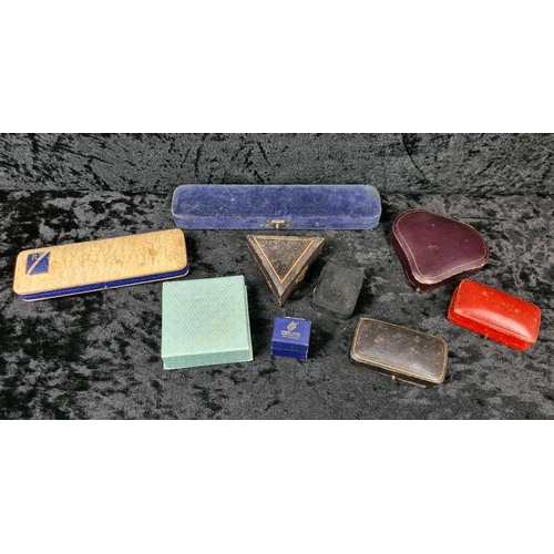 536 - Useful collection of different vintage and antique jewellery boxes (empty) and two boxes with a neck... 