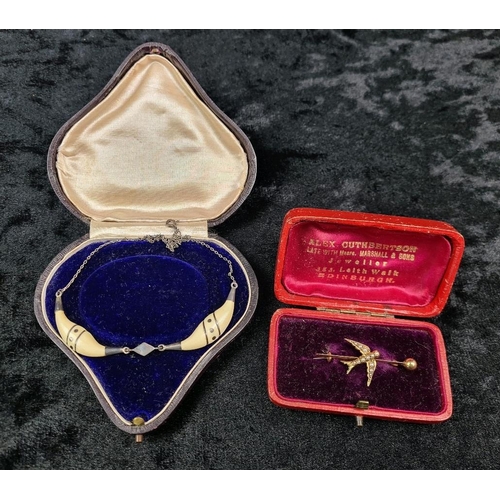 536 - Useful collection of different vintage and antique jewellery boxes (empty) and two boxes with a neck... 