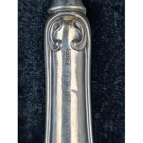 536A - Boxed set of silver hallmarked butter knives by Mappin & Webb in a fitted case with the maker’s mark... 