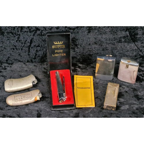 520 - Collection of vintage lighters including two Ronson comet lighters, a Rothmans promotional lighter f... 