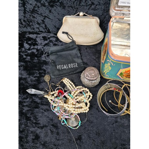 538 - Vintage tin full of various costume jewellery bits, earrings, bangles etc. plus a small vintage purs... 