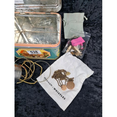 538 - Vintage tin full of various costume jewellery bits, earrings, bangles etc. plus a small vintage purs... 