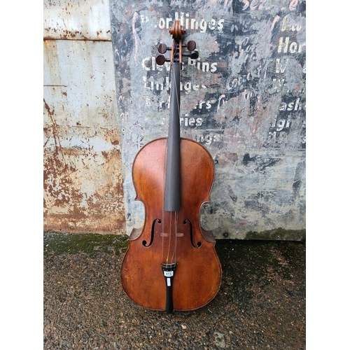 413 - Full size cello and most likely antique - does need a bit of maintenance - it requires restringing, ... 