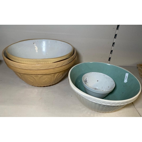 294 - Four vintage mixing bowls and a small pudding bowl, T&G Green and Mason and Cash, some cracks etc.