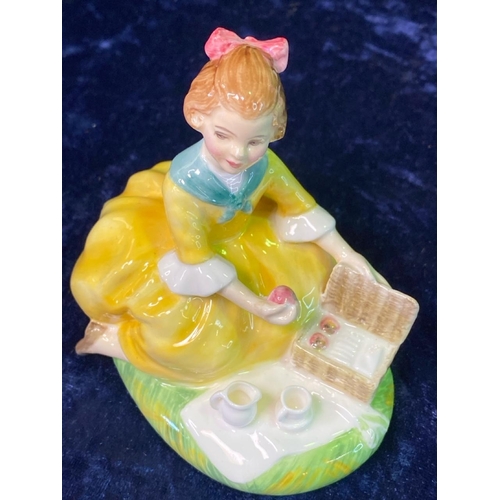 360 - Four Royal Doulton figurines tallest approx 21.5cm and a Carlton ware basque mug approx H10cm.