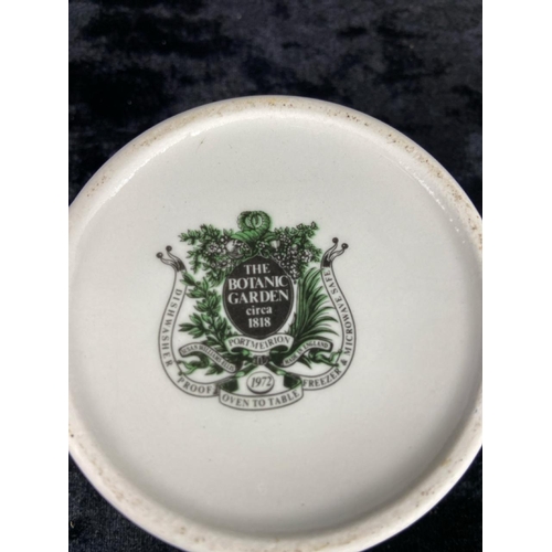 369 - Harlequin selection of items, porcelain lamp base (marked ‘porcelaine de France’ underneath) approx ... 