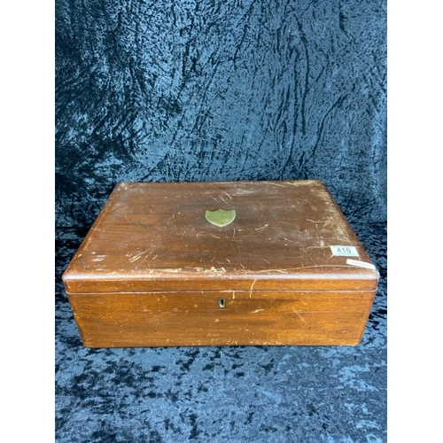 410 - Large vintage wooden canteen of cutlery.