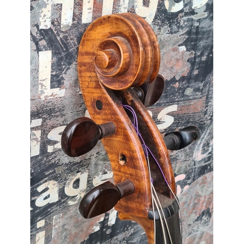 413 - Full size cello and most likely antique - does need a bit of maintenance - it requires restringing, ... 