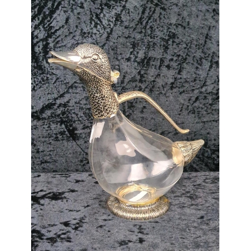 17 - Cheeky little decorative silver-plated duck decanter - hinged duck-shaped head, tail, handle and bas... 