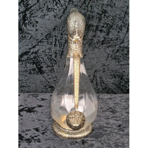 17 - Cheeky little decorative silver-plated duck decanter - hinged duck-shaped head, tail, handle and bas... 