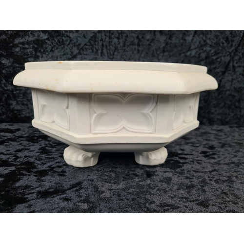 18 - Vintage baptismal font with gothic-style quatrefoil carvings on its side panels - unglazed finish. A... 