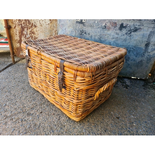 25 - Large, useful and wonderful wicker basket for all your storage needs! Has side handles! Approx H46 x... 