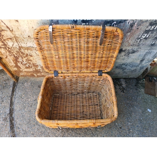 25 - Large, useful and wonderful wicker basket for all your storage needs! Has side handles! Approx H46 x... 