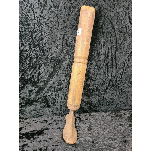 46 - Antique wooden and cast iron cobblers shoe last (no, it’s not Tim’s false leg!) Approx H54cm.