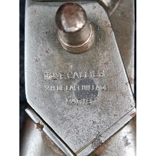 51 - Snip snip! Large and heavy-duty tailor / draper scissors, dating from the early 1900s in Paris by F ... 