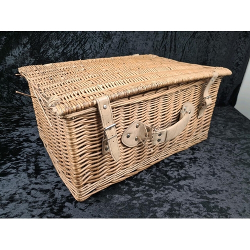 92 - Vintage wicker picnic basket. Approx W48 x D37cm.