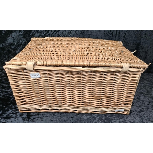 92 - Vintage wicker picnic basket. Approx W48 x D37cm.