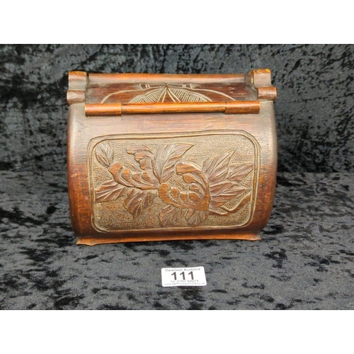 111 - Beautiful antique early 20th Century Chinese hand-carved bamboo scholar's box, or jewellery casket. ... 