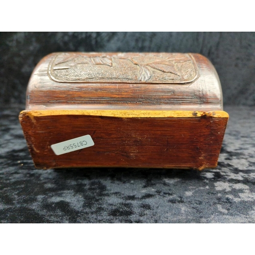 111 - Beautiful antique early 20th Century Chinese hand-carved bamboo scholar's box, or jewellery casket. ... 