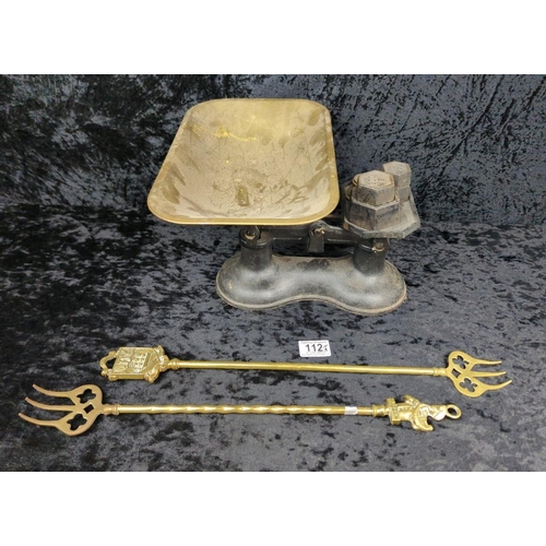 112 - Set of vintage scales with weights, and two brass toasting forks.