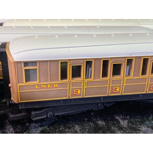 143 - Roco, Hornby and Dapol 00 gauge model carriages and goods wagons - five boxed and twelve unboxed - w... 