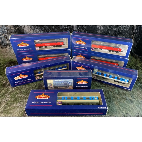 154 - Boxed Bachmann 00 gauge branch line models - Diesel Shunter 13029, four goods carriages and three pa... 