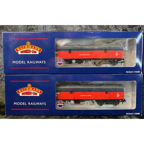 154 - Boxed Bachmann 00 gauge branch line models - Diesel Shunter 13029, four goods carriages and three pa... 
