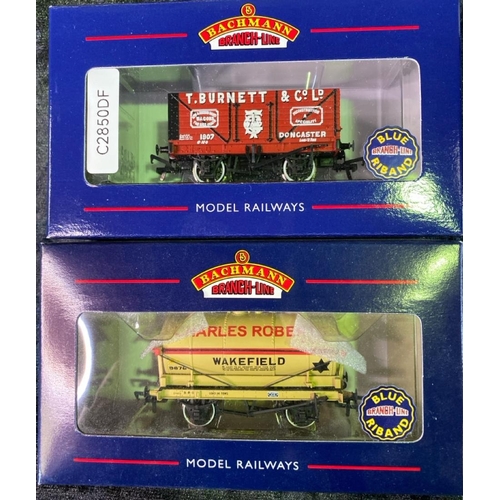 155 - Boxed Bachmann 00 gauge branch line models - 61264 Thompson B1-Class engine and seven goods wagons, ... 