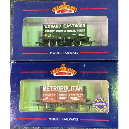 155 - Boxed Bachmann 00 gauge branch line models - 61264 Thompson B1-Class engine and seven goods wagons, ... 