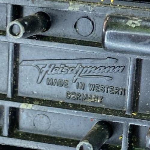 167 - Fleischmann 00 gauge models, three boxed goods wagons, 11 carriages and wagons, railbus and coach an... 