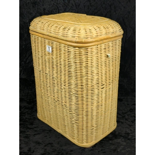 75 - Pale wicker laundry basket with lining. Approx H50 x W37cm.