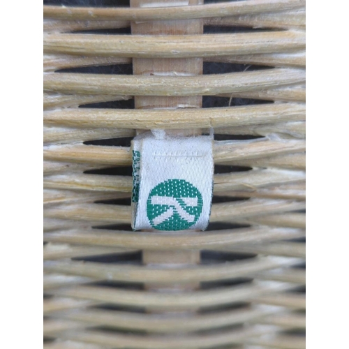 75 - Pale wicker laundry basket with lining. Approx H50 x W37cm.