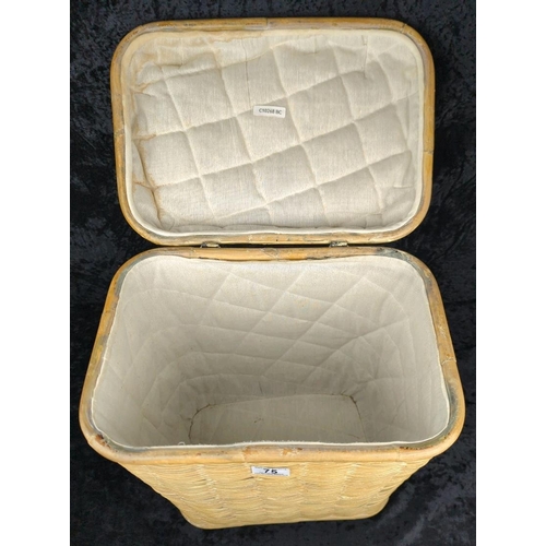 75 - Pale wicker laundry basket with lining. Approx H50 x W37cm.