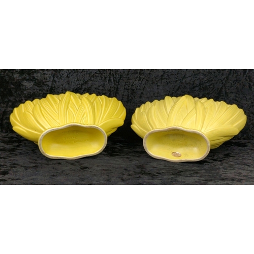 20 - Pair of pretty yellow 1940s SylvaC ‘Hyacinth’ mantel planters. Each approx H17 x W26cm.