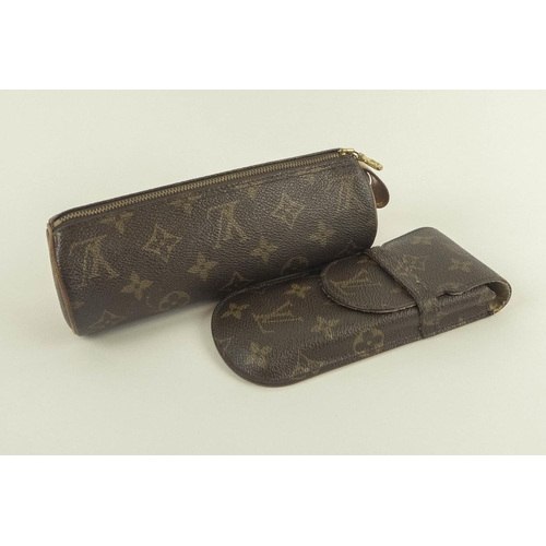 398 - LOUIS VUITTON TROUSSE RONDE MAKE UP CASE, monogram in a barrel shape with a small leather handle and... 