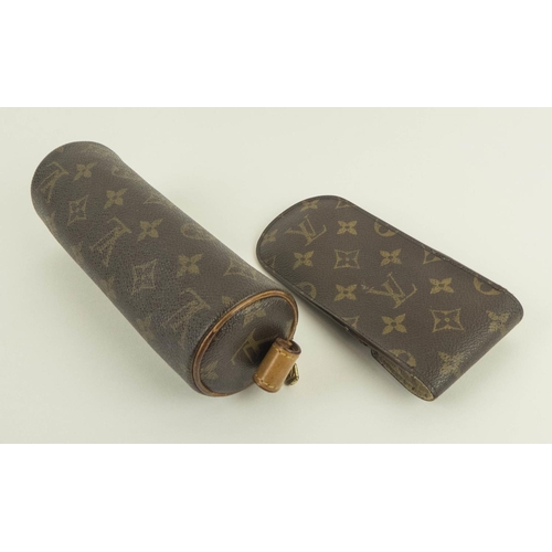 398 - LOUIS VUITTON TROUSSE RONDE MAKE UP CASE, monogram in a barrel shape with a small leather handle and... 