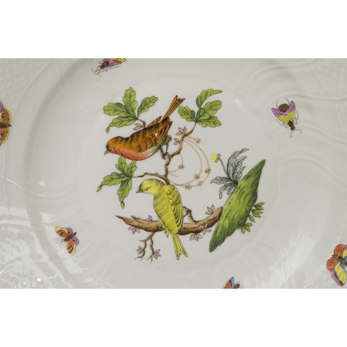 424 - HEREND 'ROTHSCHILD BIRD' PART SERVICE, comprising 14 pieces, including plates, bowls, tureen serving... 