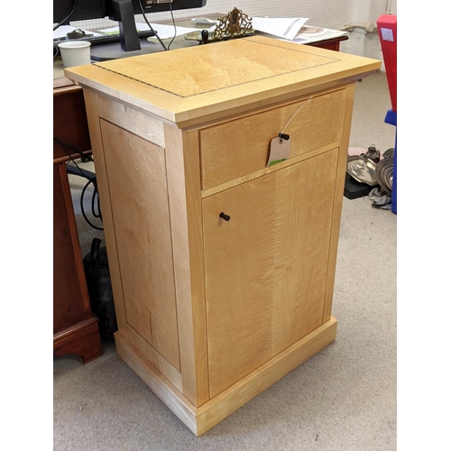 401 - HUMIDOR, bespoke made, in tiger maple veneer, having a resting lid with cigar box decoration above, ... 