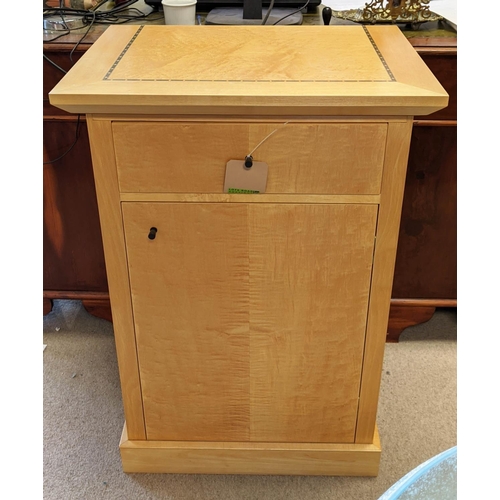 401 - HUMIDOR, bespoke made, in tiger maple veneer, having a resting lid with cigar box decoration above, ... 