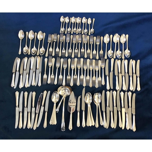 442 - CUTLERY, United cutlers, Sheffield, 'Jesmond' silver plated 12 place 10 piece settings (in cutlery b... 