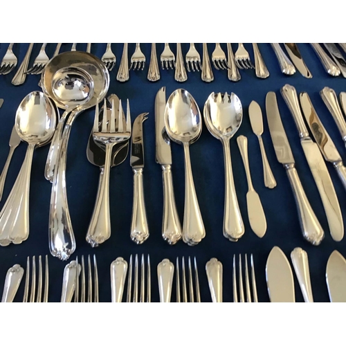 442 - CUTLERY, United cutlers, Sheffield, 'Jesmond' silver plated 12 place 10 piece settings (in cutlery b... 