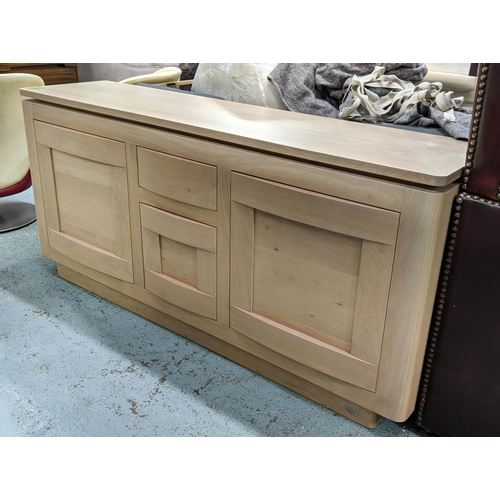 9 - LINIUM SIDEBOARD, 192cm x 50cm x 87cm.