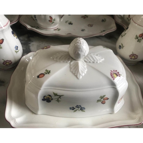 520 - VILLEROY & BOCH DINNER SERVICE, Vitro porcelaine (dishwasher safe) 'Petite Fleur', 12 place six piec... 