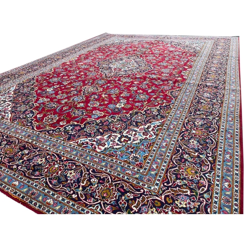 18 - FINE PERSIAN KASHAN CARPET, 387cm x 278cm.