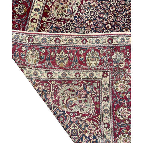 113 - FINE ANTIQUE PERSIAN ISPHAHAN RUG, 192cm x 138cm.