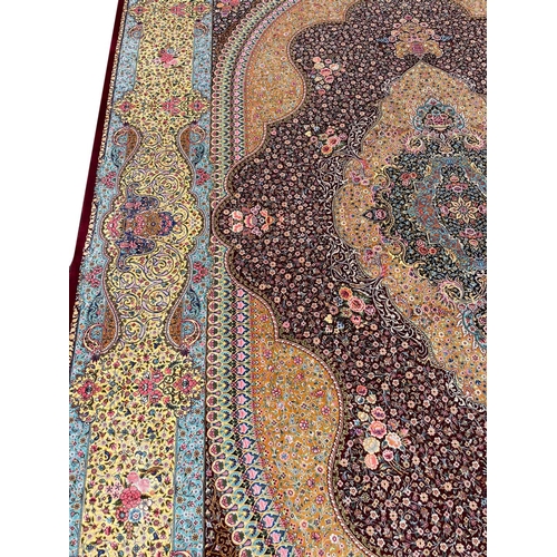 89 - FINE QUM DESIGN SILK CARPET, 300cm x 200cm.