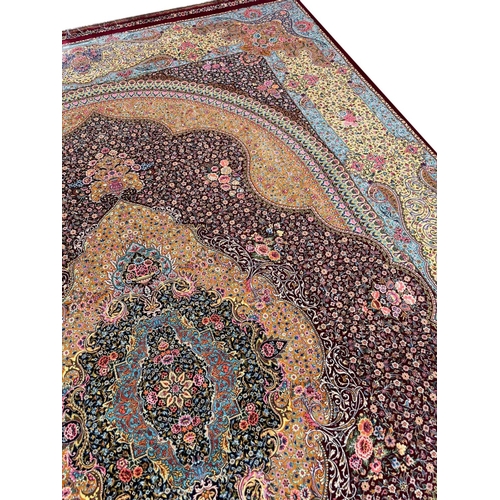 89 - FINE QUM DESIGN SILK CARPET, 300cm x 200cm.