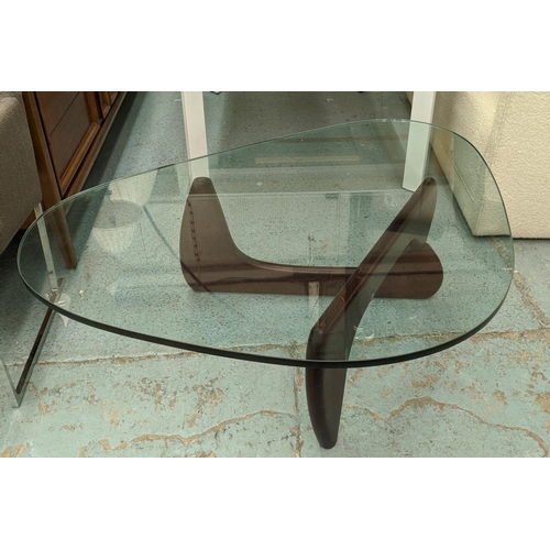 360 - AFTER ISAMU NOGUCHI, Noguchi style table, 97cm x 132cm x 40cm.