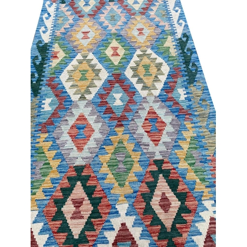 91 - ANATOLIAN LONG RUNNER, 575cm x 90cm.